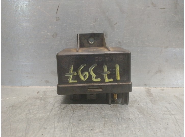 Replacement glow plug relay for Alfa Romeo 156 (116) 1.9 JTD 16V CAT OEM IAM reference 55187288 38430002 BITRON