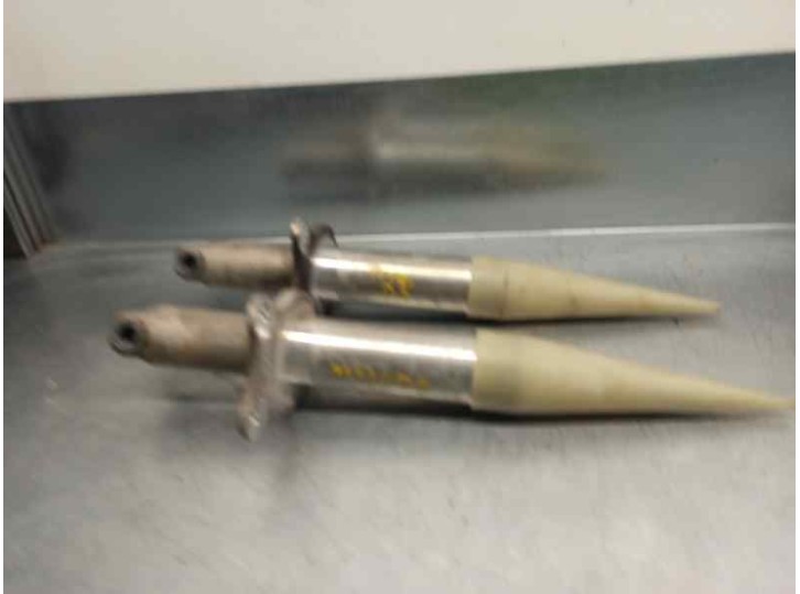 Recambio de refuerzo paragolpes delantero para audi a8 (d2) 2.5 v6 24v tdi referencia OEM IAM 4D0807271D  