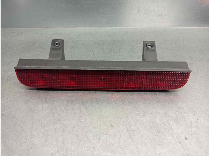 Recambio de luz central de freno para suzuki ignis rm (mh) básico referencia OEM IAM 03318040 