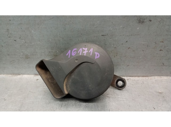 Replacement horn for mercedes-benz e-class (w124) saloon 3.0 diesel cat OEM IAM reference A0045423920 A0045423920 