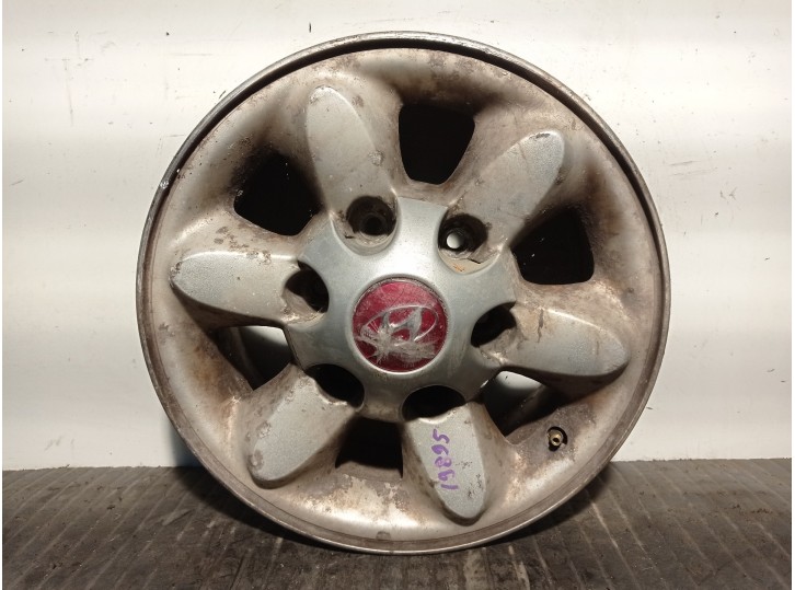 Recambio de llanta para hyundai h 1 2.5 turbodiesel referencia OEM IAM 529104A800 R156JJX15OFFSET33 ALUMINIO 6P