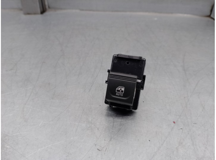 Replacement rear right window regulator switch for Renault Captur II 1.0 TCe bivalent. petrol / LPG OEM IAM reference 25421838