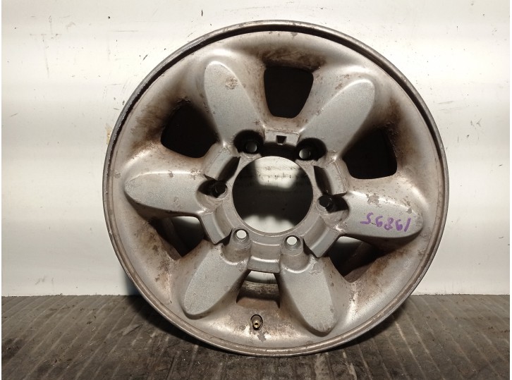 Recambio de llanta para hyundai h 1 2.5 turbodiesel referencia OEM IAM 529104A800 R156JJX15OFFSET33 ALUMINIO 6P