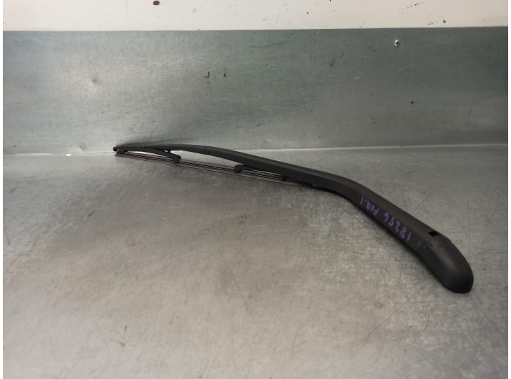 Recambio de brazo limpia trasero para fiat doblo (119) 1.9 jtd cat referencia OEM IAM 4690188  