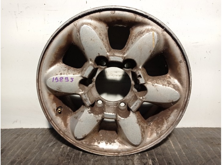 Recambio de llanta para hyundai h 1 2.5 turbodiesel referencia OEM IAM 529104A800 R156JJX15OFFSET33 ALUMINIO 6P