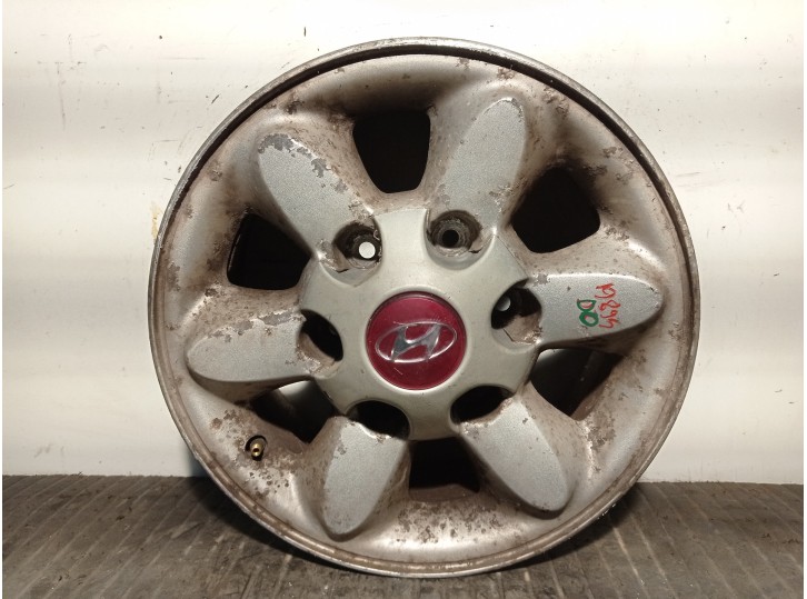 Recambio de llanta para hyundai h 1 2.5 turbodiesel referencia OEM IAM 529104A800 R156JJX15OFFSET33 ALUMINIO 6P