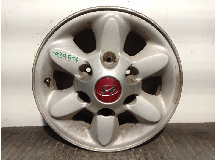 Recambio de llanta para hyundai h 1 2.5 turbodiesel referencia OEM IAM 529104A800 R156JJX15OFFSET33 ALUMINIO 6P