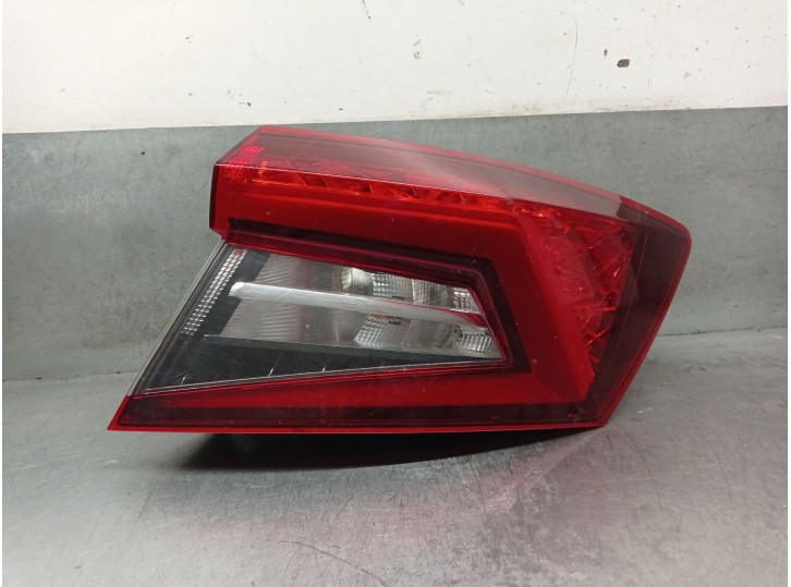 Recambio de piloto trasero derecho para skoda karoq (nu7, nd7) 1.6 tdi referencia OEM IAM 57A945208 57A945712 