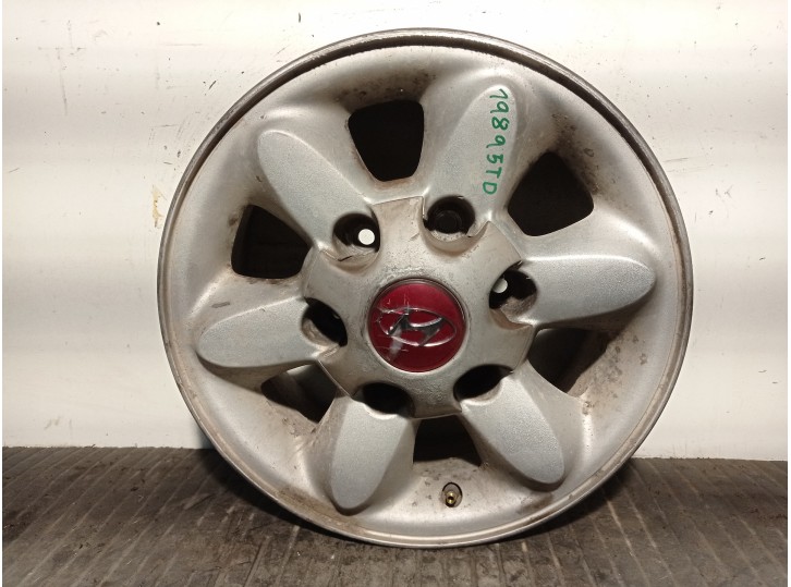 Recambio de llanta para hyundai h 1 2.5 turbodiesel referencia OEM IAM 529104A800 R156JJX15OFFSET33 ALUMINIO 6P
