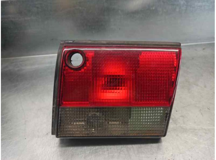 Recambio de piloto trasero derecho para saab 900 berlina 2.3 cat referencia OEM IAM 4957429 DE PORTON 5 PUERTAS