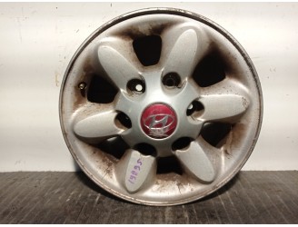 Recambio de llanta para hyundai h 1 2.5 turbodiesel referencia OEM IAM 529104A800 R156JJX15OFFSET33 ALUMINIO 6P