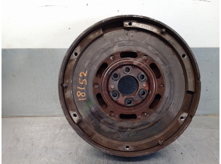 Replacement engine flywheel for Volkswagen Passat Berlina (3B2) 1.8 OEM IAM reference 058105266 