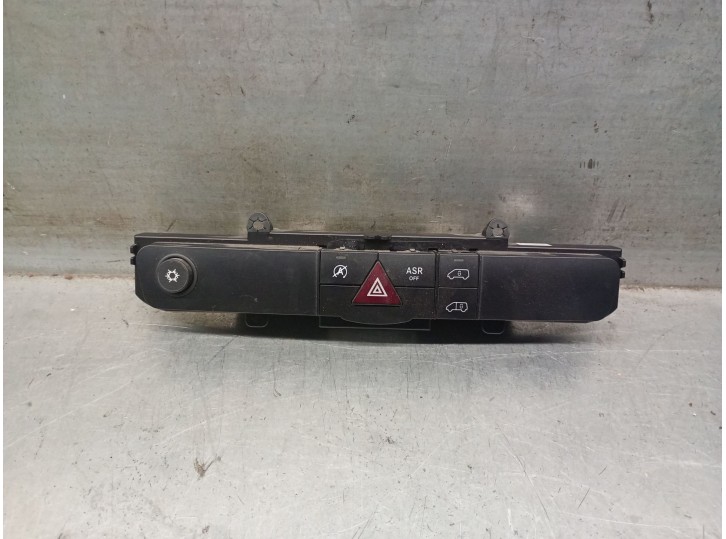 Replacement hazard warning switch for Volkswagen Crafter box/chassis (SZ_) 2.0 TDI OEM IAM reference A9068701910 2E0998851B 