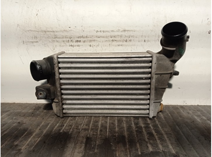 Recambio de intercooler para alfa romeo 147 (190) 1.9 jtd cat referencia OEM IAM 517159990 1686864 MODINE