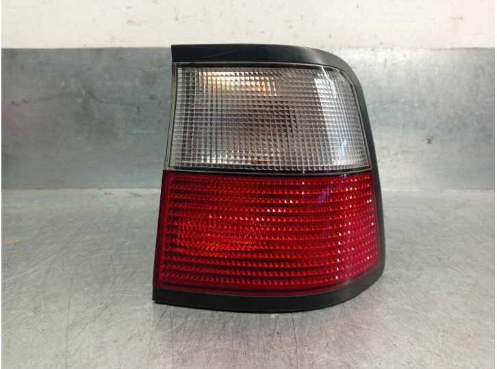 Recambio de piloto trasero derecho para citroën xantia break 1.9 turbodiesel referencia OEM IAM  ALETA 5 PUERTAS