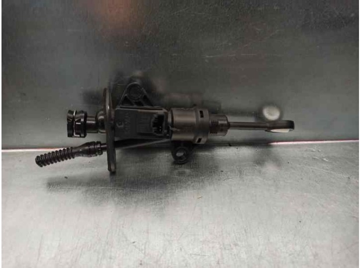 Recambio de bomba embrague para seat leon st (5f8) 2.0 tdi referencia OEM IAM 5Q0721388F 