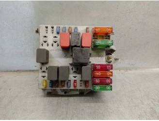 Recambio de caja reles / fusibles para alfa romeo 147 (190) 1.6 16v cat referencia OEM IAM 46558759  