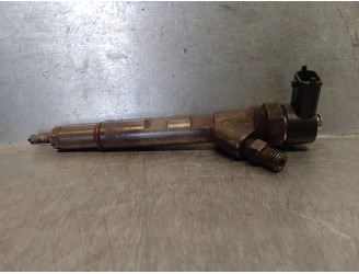 Replacement injector for Chrysler Voyager (RG) 2.5 CRD CAT OEM IAM reference 0445110059 0445110059 BOSCH