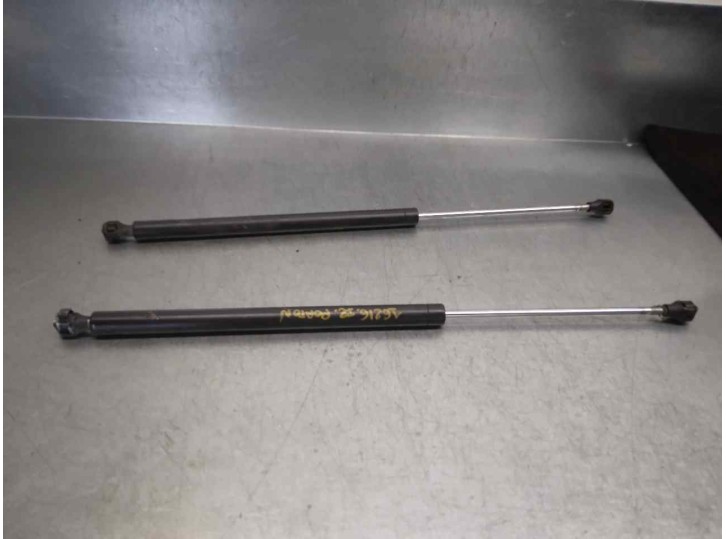 Replacement tailgate / boot struts for Renault Espace / Grand Espace (JE0) 2.2 dCi Authentique (JE0K/S) OE reference