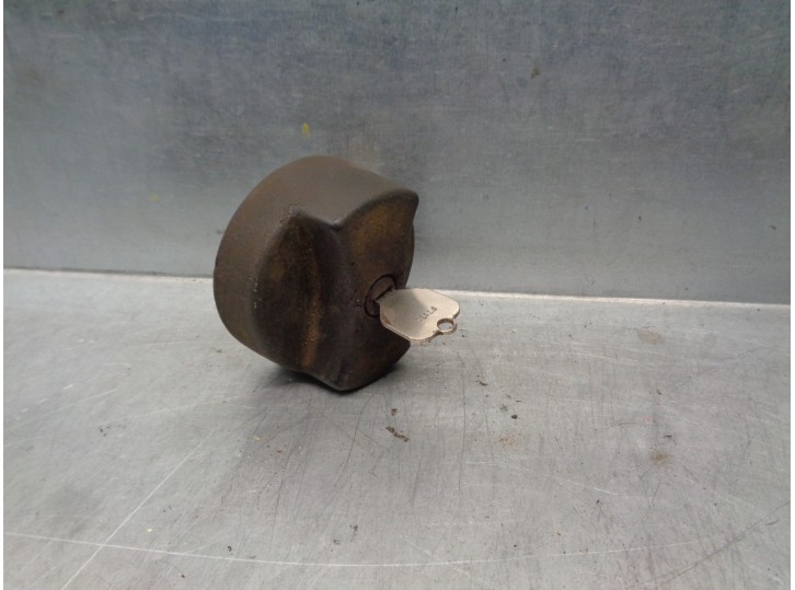 Recambio de tapon combustible para land rover defender (ld) 2.5 tdi referencia OEM IAM 3427587  