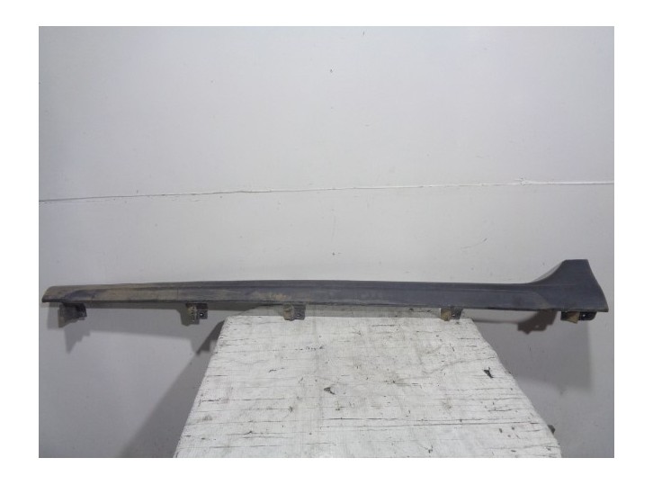 Recambio de faldon lateral para seat arona 1.0 tsi referencia OEM IAM 6F9853851 NEGRO TEXTURDO IZQUIERDA