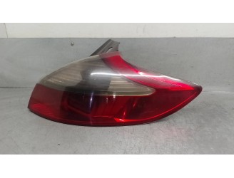 Recambio de piloto trasero derecho para renault megane iii berlina 5 p 1.5 dci diesel fap referencia OEM IAM 26550000R DE ALETA 