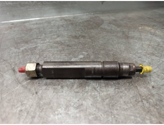 Recambio de inyector para renault clio ii fase i (b/cbo) 1.9 dti diesel referencia OEM IAM 7700110397 0432193643 BOSCH