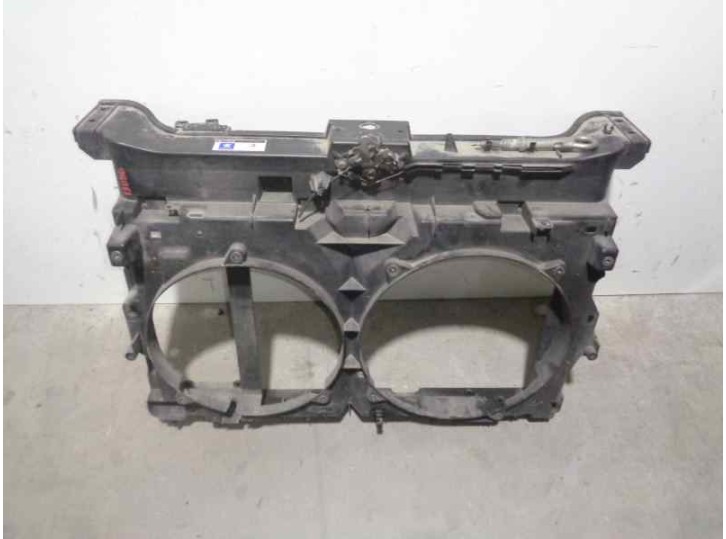 Replacement front radiator grille for Peugeot 807 2.0 16V CAT OEM IAM reference FIBREGLASS WITH LOCK 