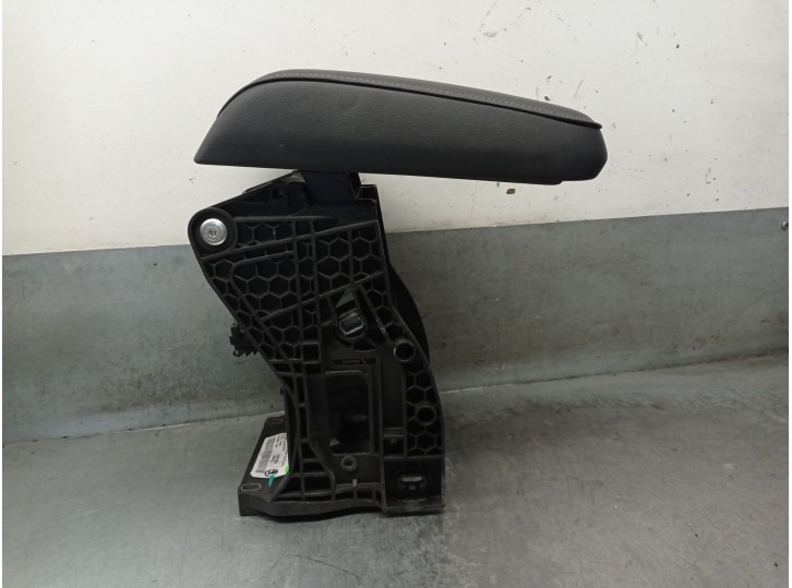 Recambio de apoyabrazos central para skoda karoq (nu7, nd7) 1.6 tdi referencia OEM IAM 565864273 565864207 