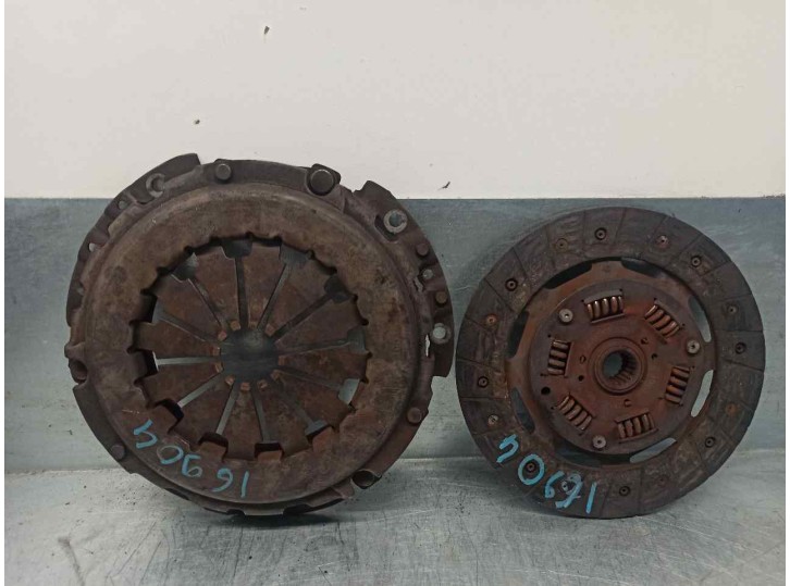 Replacement clutch kit for Citroën Xsara Saloon 1.6 OEM IAM reference 2050W8 