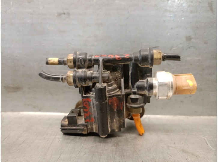 Recambio de electrovalvula vacio para land rover range rover sport i (l320) 3.0 d 4x4 referencia OEM IAM RVH000046 RVH000046 