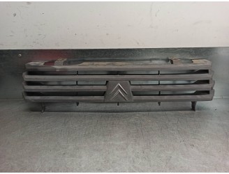Replacement front grille for Citroën C-15 19D Fam Top OEM IAM reference 9612999177 