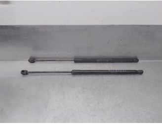 Replacement trunk / tailgate shock absorbers for Opel Meriva A 1.7 16V CDTi OEM IAM reference 13241975 