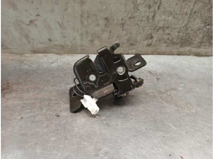 Recambio de cerradura maletero / porton para mazda 323 berlina c/f/s (ba) 1.5 16v cat referencia OEM IAM B01A62310A 
