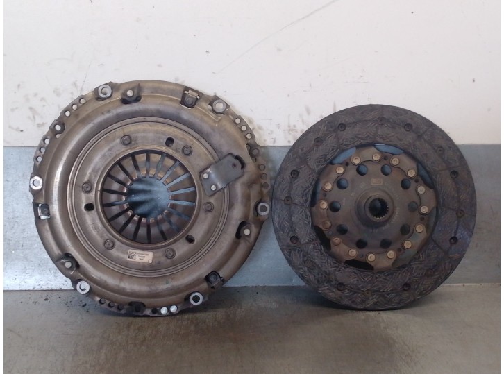 Recambio de kit embrague para renault renault master transpol iii master transpol referencia OEM IAM 302054176R 302057479R LUK