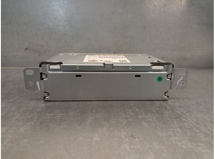 Replacement audio system / CD radio for Citroën C4 Cactus 1.2 VTi 82 OEM IAM reference 9809335680 MAGNETI MARELLI