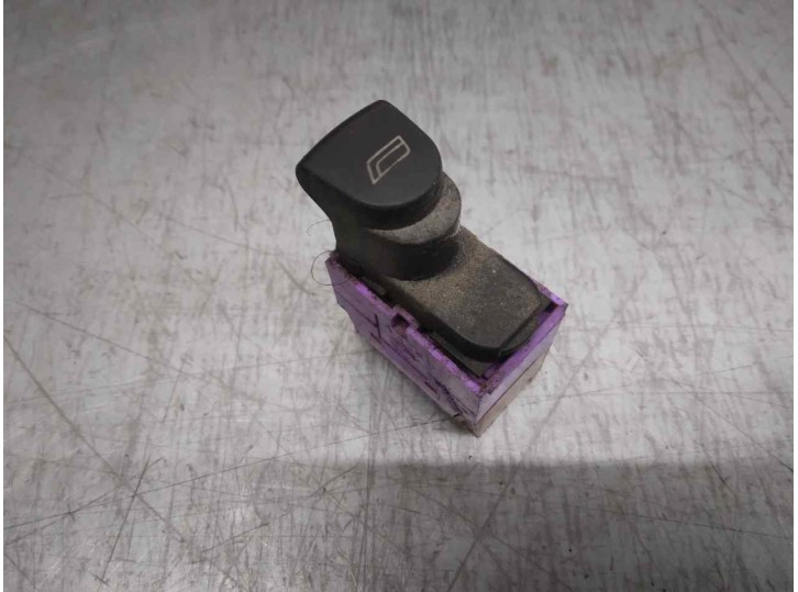 Replacement front left window lifter switch for Alfa Romeo 156 (116) 1.9 JTD 16V CAT OEM IAM reference 156036165 4 DOORS