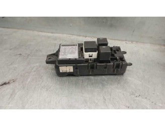 Recambio de caja reles / fusibles para volvo v40 familiar 1.6 cat referencia OEM IAM 30889989 