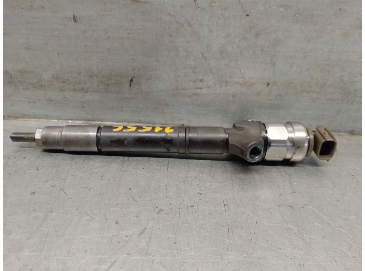 Recambio de inyector para toyota avensis sedán (_t25_) 2.2 d-4d (adt251_) referencia OEM IAM 236700R010 