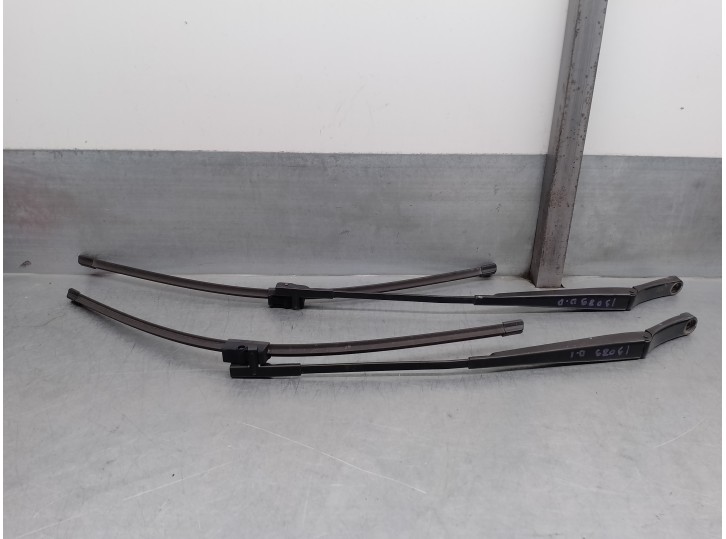 Recambio de brazo limpia delantero derecho para volkswagen touran (1t1) 2.0 tdi referencia OEM IAM 1T09554010A 1T0955409A 