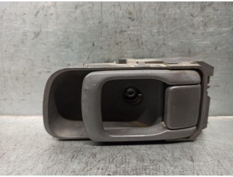 Replacement front right interior handle for Nissan Pick-Up (D22) 2.5 Diesel OEM IAM reference 806702S400 4 DOORS