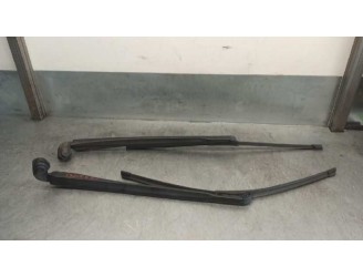 Recambio de brazo limpia delantero derecho para seat leon (1p1) 1.9 tdi referencia OEM IAM   