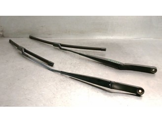 Recambio de brazo limpia delantero derecho para volkswagen scirocco iii (137, 138) 2.0 tdi referencia OEM IAM 1K8955409 1K895540