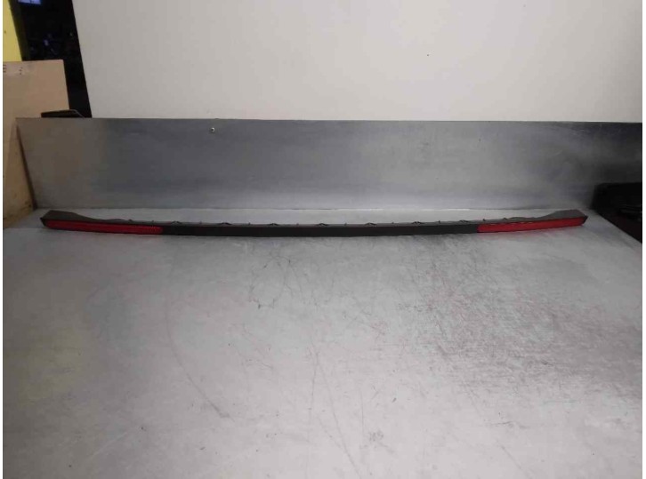 Recambio de molduras traseras para audi a8 (4e2) 4.2 v8 40v referencia OEM IAM 4E0807417B 