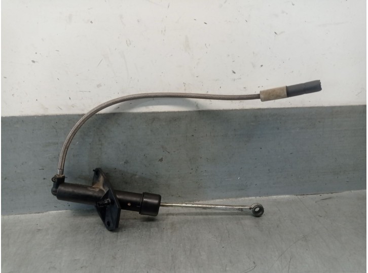 Replacement clutch slave cylinder for Chevrolet Camaro 3.8 OEM IAM reference DB07HF601A 