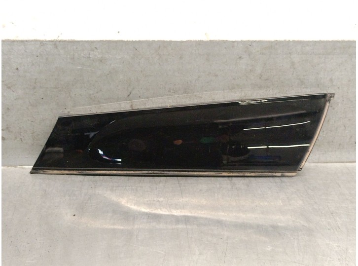 Recambio de molduras traseras para mini mini countryman (f60) cooper referencia OEM IAM 7328875 51137328875 
