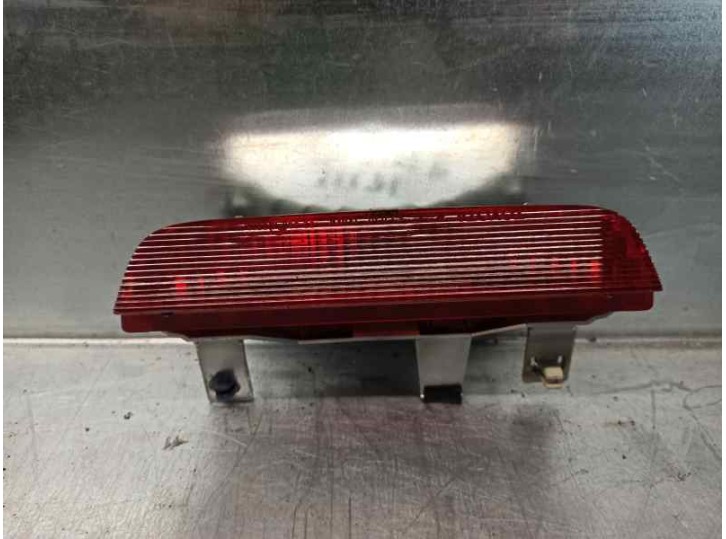 Recambio de luz central de freno para toyota yaris verso (ncp2/nlp2) 1.3 16v cat referencia OEM IAM E130516 