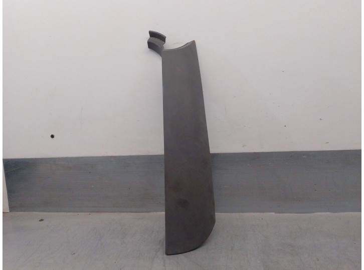 Recambio de molduras traseras para renault 5 (b/c40) 1.0 referencia OEM IAM 7700755869  