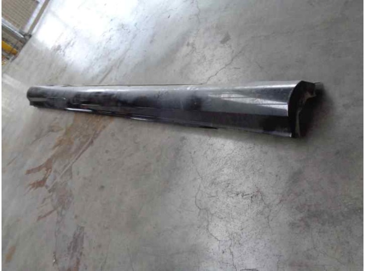 Replacement side skirt for Mercedes-Benz C-Class (W204) Saloon 2.2 CDI CAT OEM IAM reference 
