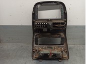 Replacement air vent grille for Nissan Pick-Up (D22) 2.5 Diesel OEM IAM reference 68750VJ200 